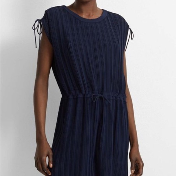 CLUB Monaco Navy Viga Pleated Tie-Shoulder Romper size 4 - Picture 2 of 13